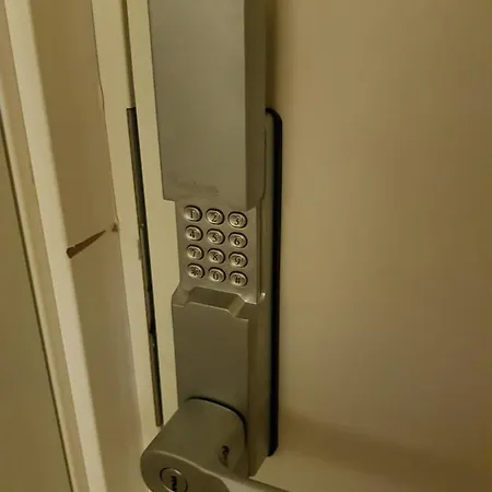 Para Apartment *